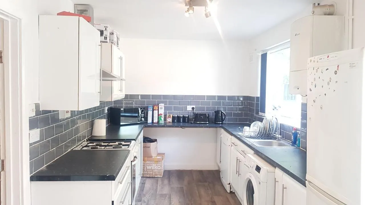 Bed & Breakfast Double Bedroom In Withington, M20. 1 Db Bed, Rm 1 Manchester United Kingdom
