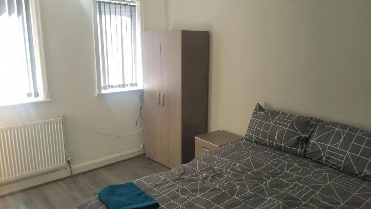 Double Bedroom In Withington, M20. 1 Db Bed, Rm 1 Manchester Bed & Breakfast